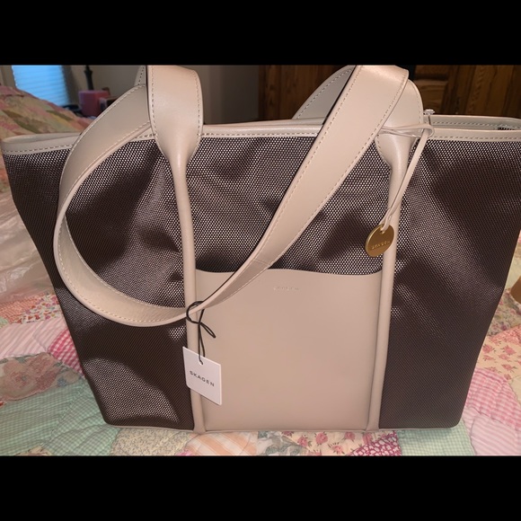 Skagen Handbags - NEW Skagen Lisabet Tote